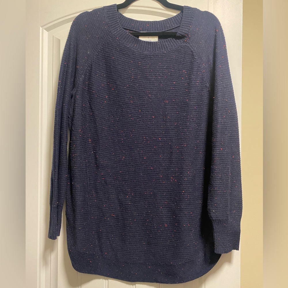 Old Navy. Navy blue and red fleck scoop neck sweater.